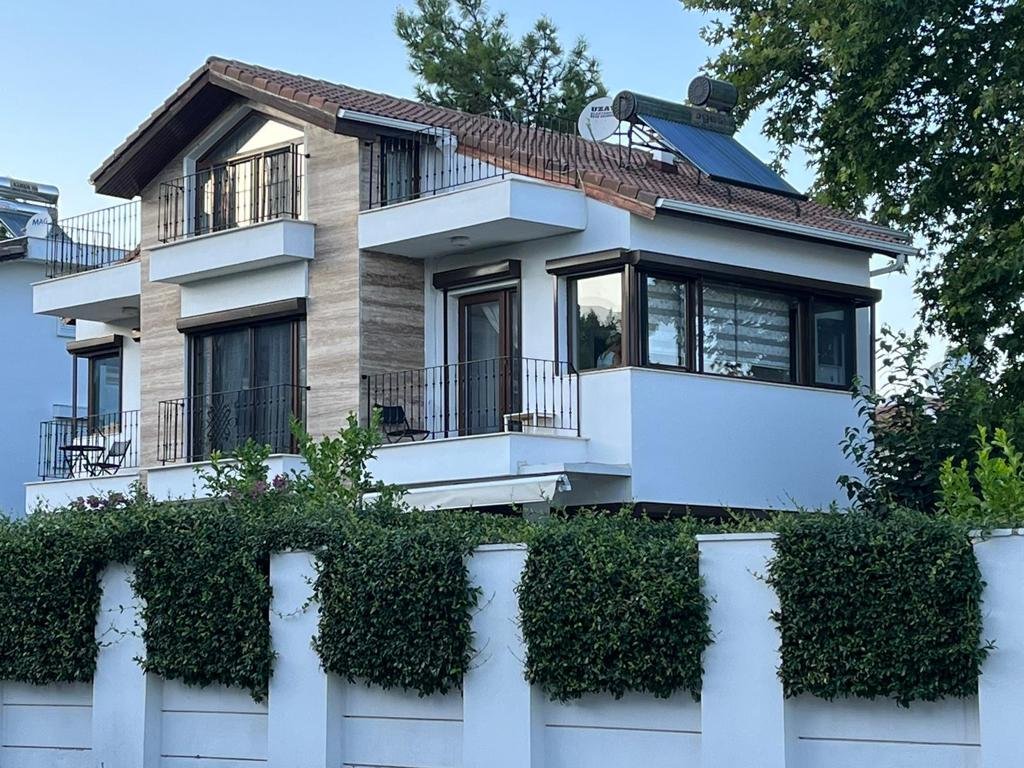 carousel image 0