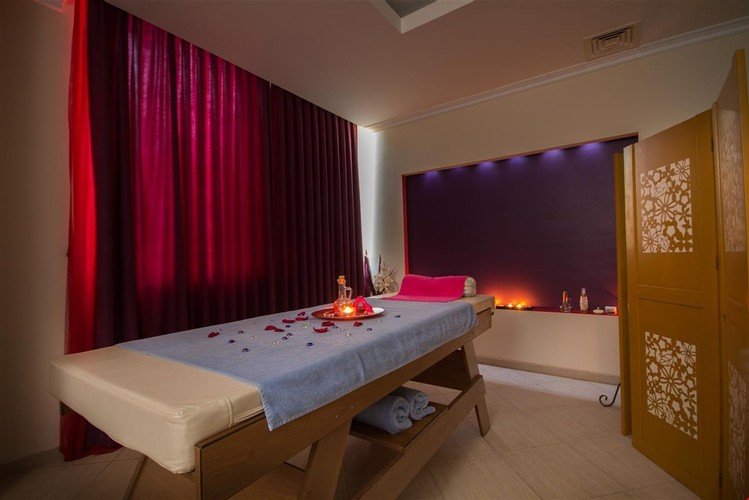 Гюзельчамлы: Akbulut Spahotel Kusadasi