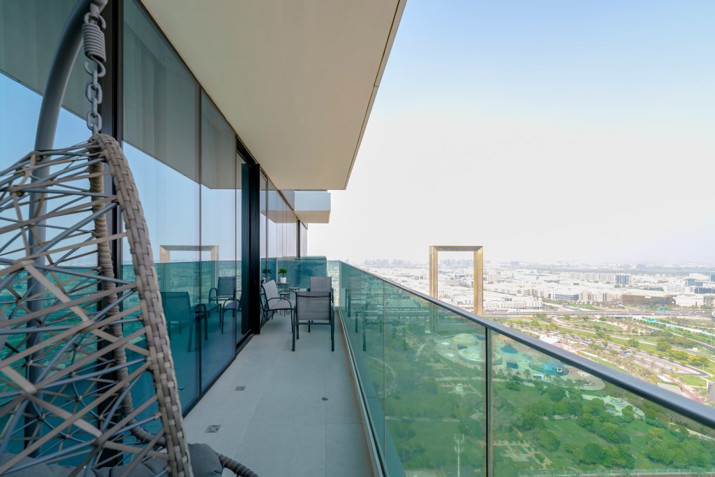 Дубай: Апартаменты Marco Polo, Cozy 2BR with Splendid Dubai Frame & Skyline View