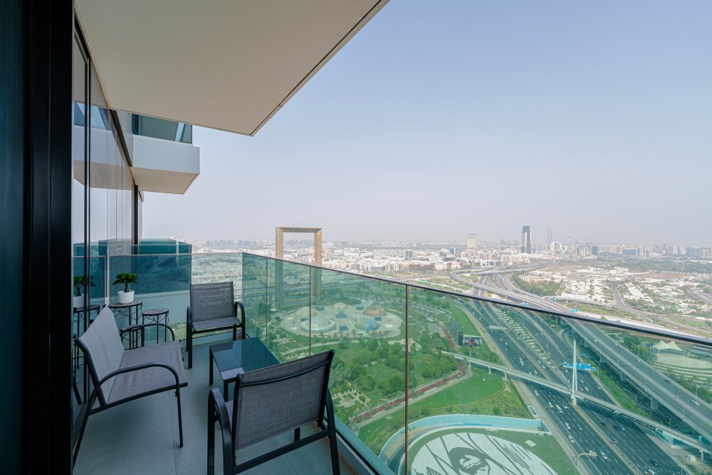 Дубай: Апартаменты Marco Polo, Cozy 2BR with Splendid Dubai Frame & Skyline View