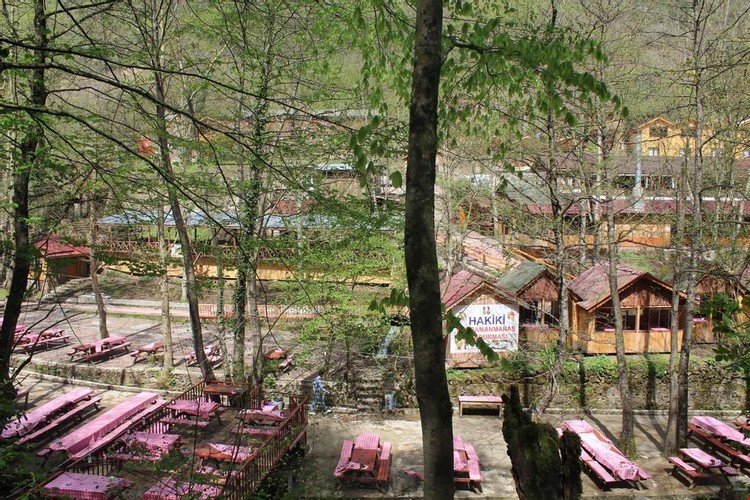 Башискеле: Gazinin Yeri Camping Alabalik Tesisleri Yuvacık