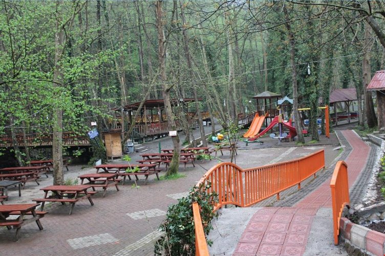 Башискеле: Gazinin Yeri Camping Alabalik Tesisleri Yuvacık