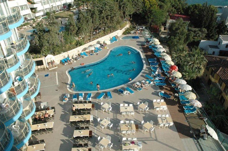 Гюзельчамлы: Hotel Arora