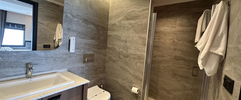 Карамюрсель: Istakoz Hotelrestorant