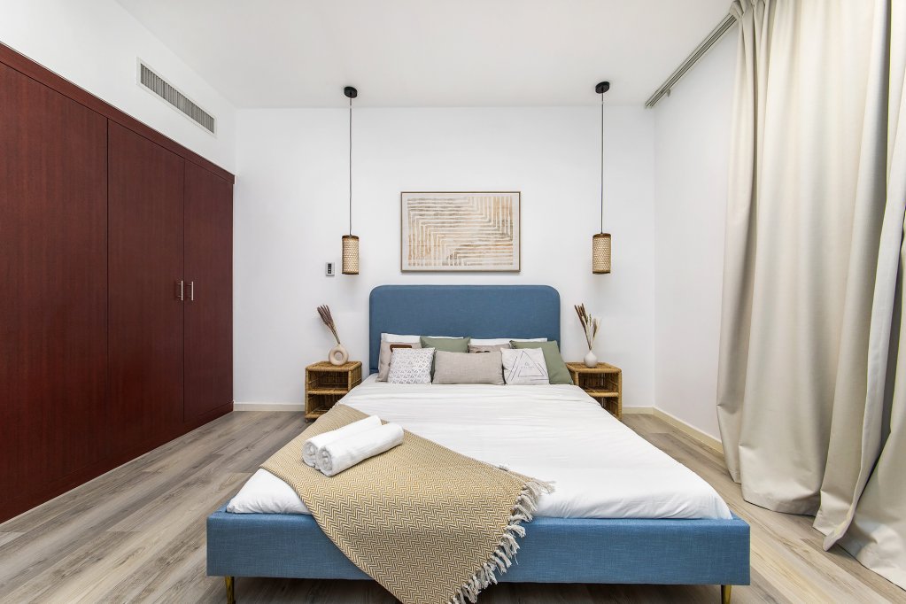 Дубай: Апартаменты Stylish 2bdr at Rimal 1
