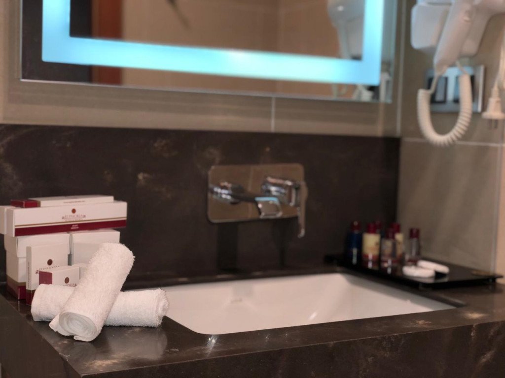 Батуми: Grand Bellagio Batumi Convention & Casino Hotel