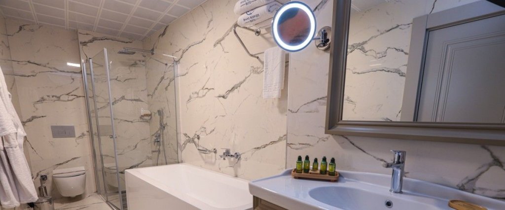 Корлу: Brand Business Hotel