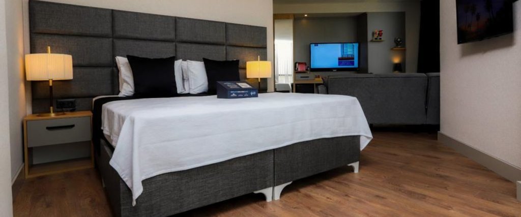 Корлу: Brand Business Hotel