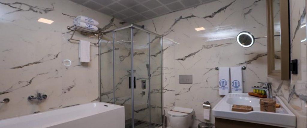 Корлу: Brand Business Hotel