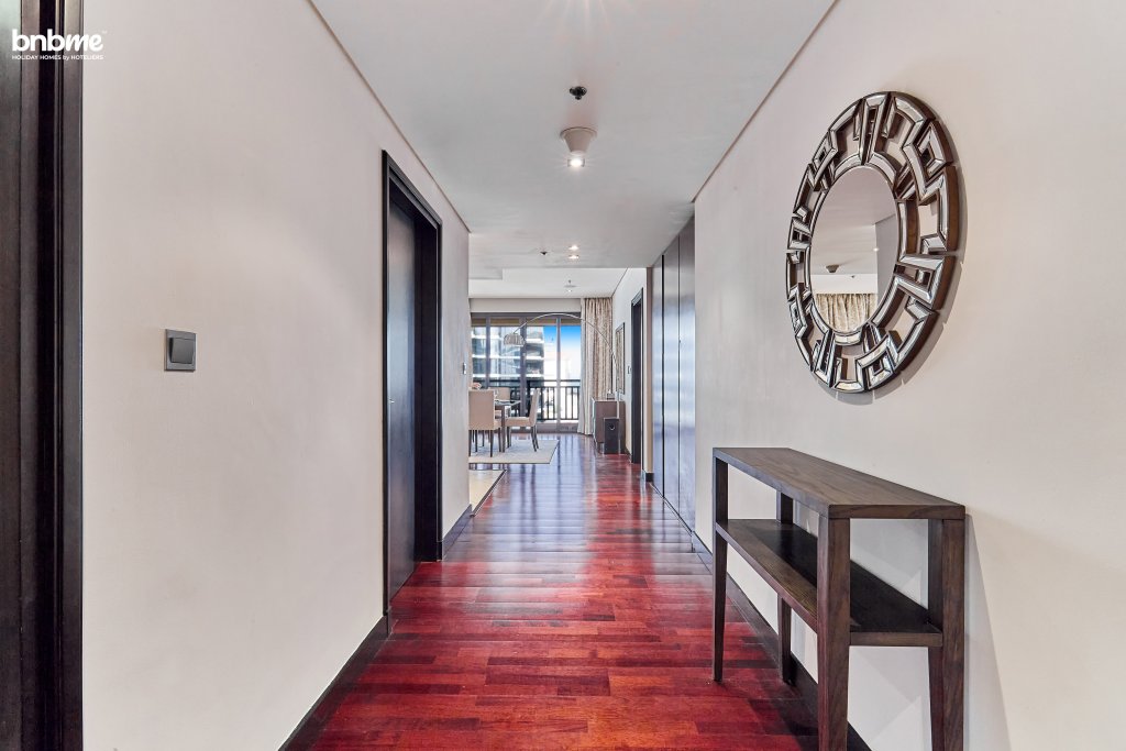 Дубай: Апартаменты Bnbmehomes, Spacious Retreat in Palm Jumeriah 602