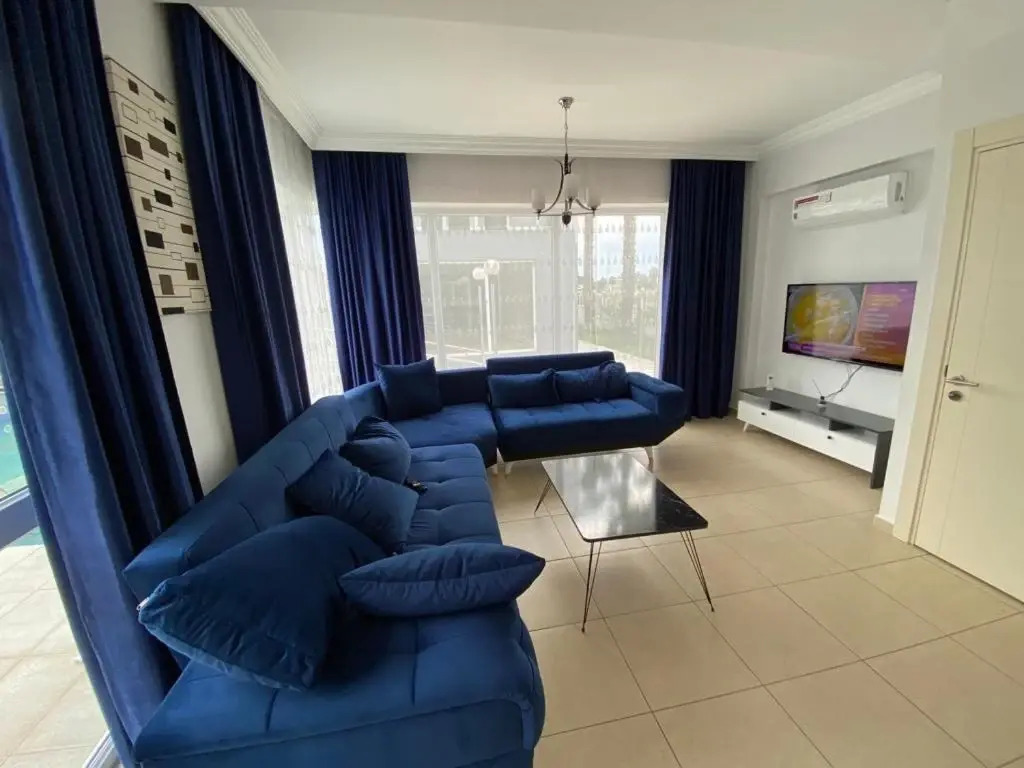 Белек: 3 katlı triplex havuzlu