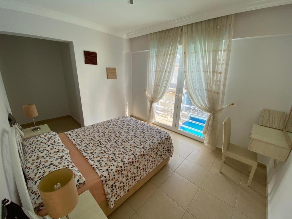 Белек: 3 katlı triplex havuzlu