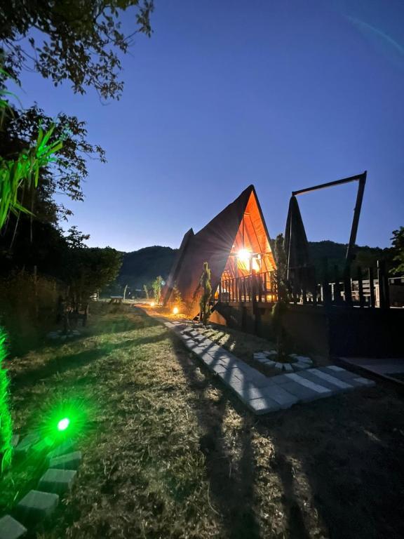 Сайл: Agva Heaven Hill River Bungalow