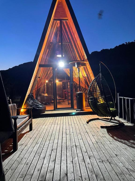 Сайл: Agva Heaven Hill River Bungalow