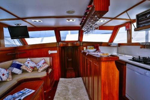 Каш: Exclusive Boat Charter