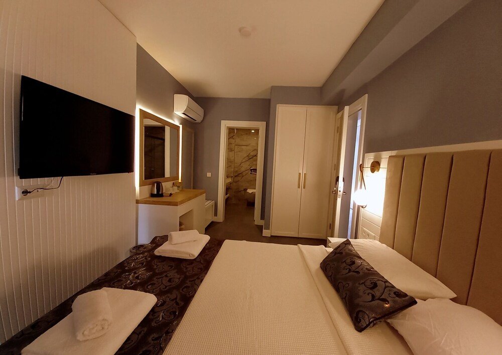 Каш: Un Amor The Hotel