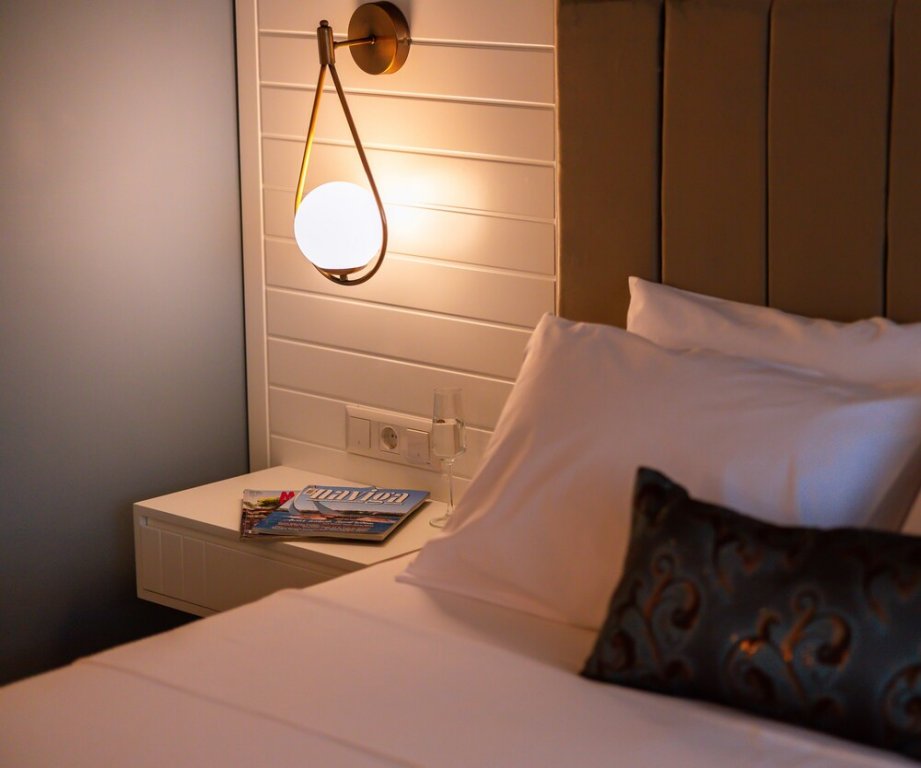 Каш: Un Amor The Hotel