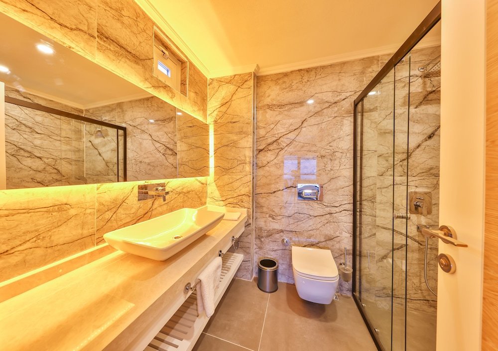 Каш: Un Amor The Hotel