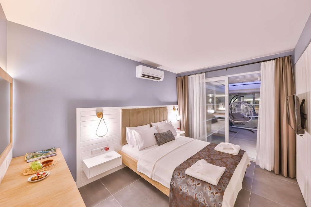 Каш: Un Amor The Hotel