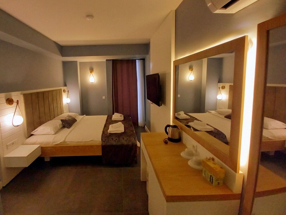 Каш: Un Amor The Hotel
