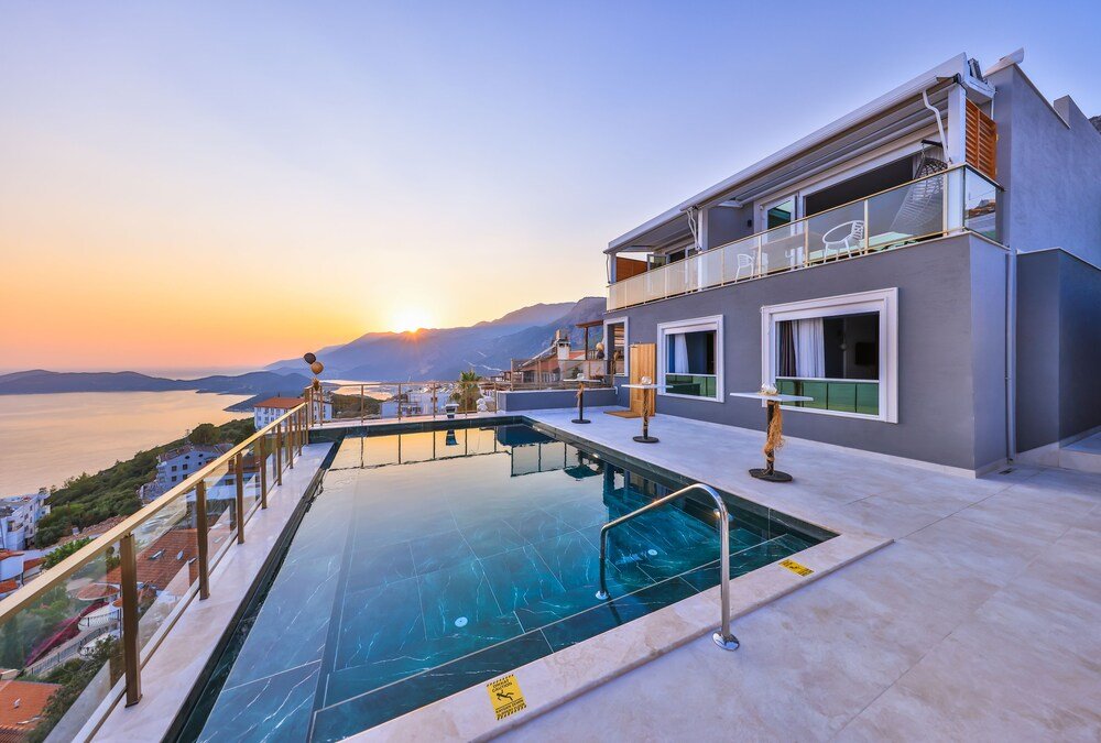 Каш: Un Amor The Hotel
