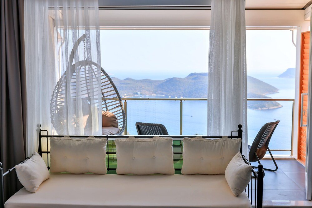 Каш: Un Amor The Hotel