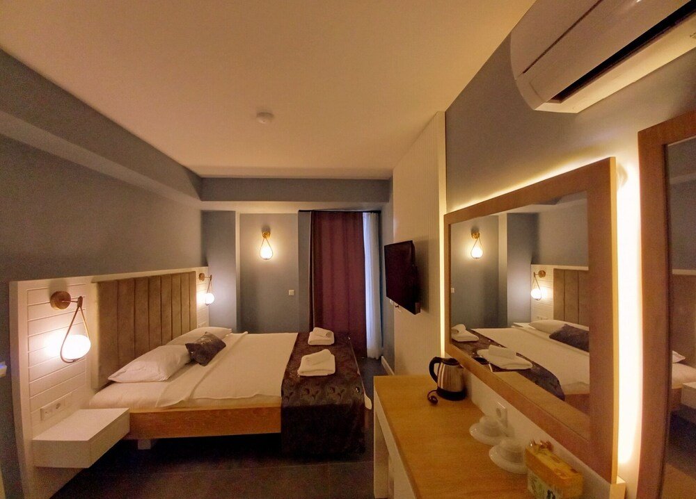 Каш: Un Amor The Hotel
