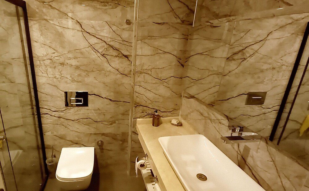 Каш: Un Amor The Hotel