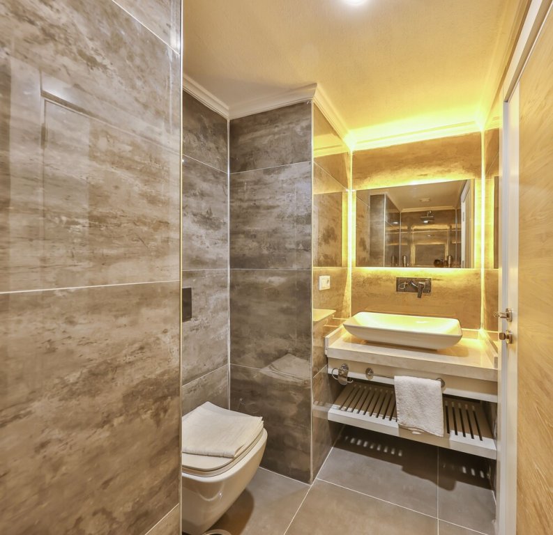 Каш: Un Amor The Hotel
