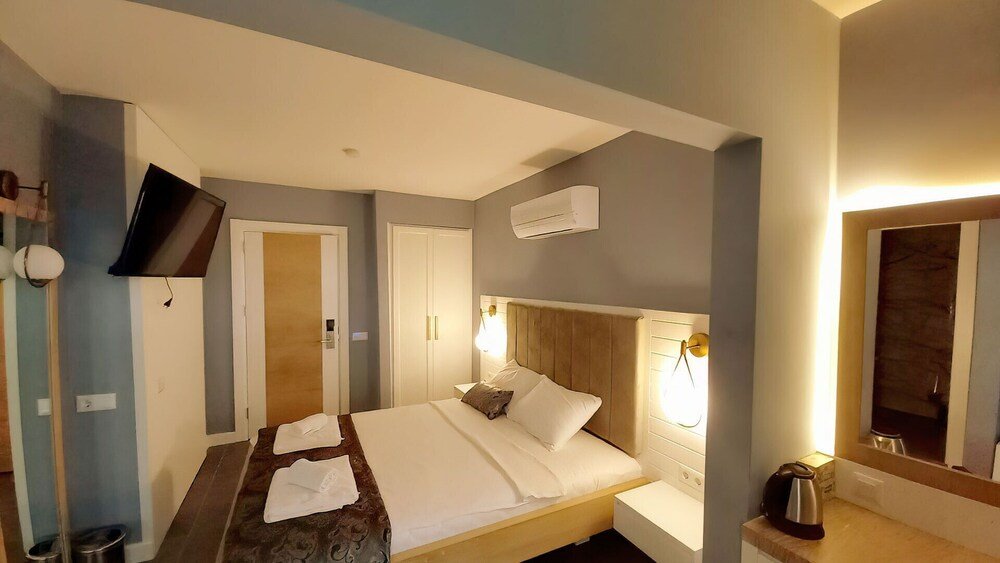 Каш: Un Amor The Hotel