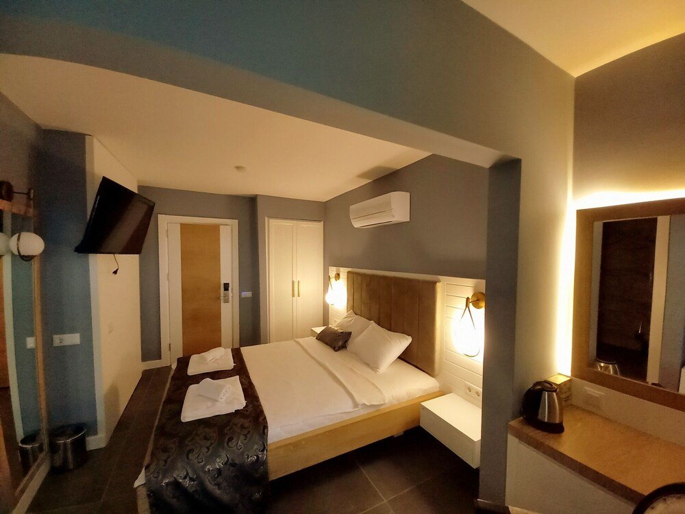 Каш: Un Amor The Hotel