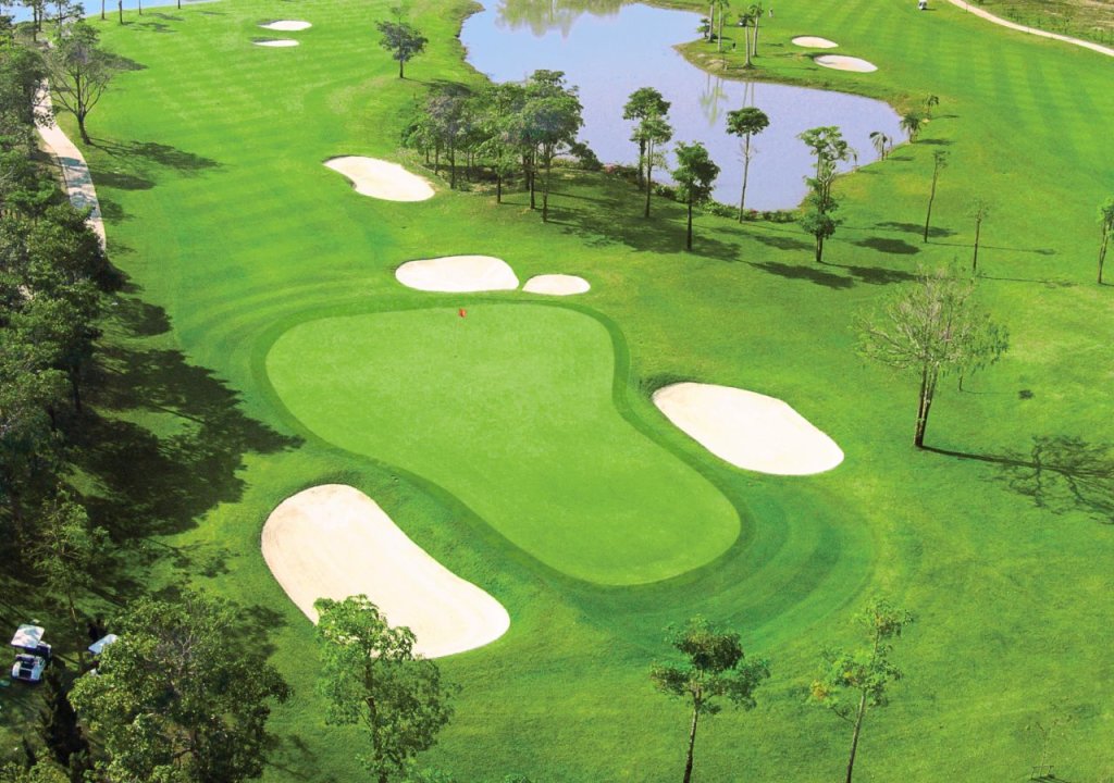 Мае-Он: Gassan Lake City Golf Club & Resort