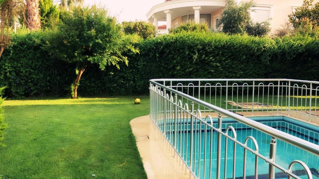 Белек: Villa Aslam, Kadriye Mahallesi 236 Sokak No: 1-4 Tolerance Golf Sitesi C-1 Blok, Serik, Antalya