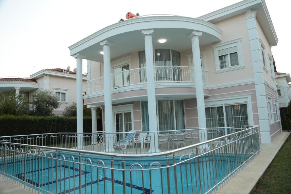 Белек: Villa Aslam, Kadriye Mahallesi 236 Sokak No: 1-4 Tolerance Golf Sitesi C-1 Blok, Serik, Antalya