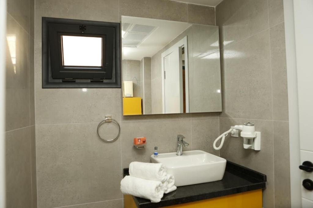 Comfortable and Modern Suite with Balcony in Narlidere, Izmir — фото 2
