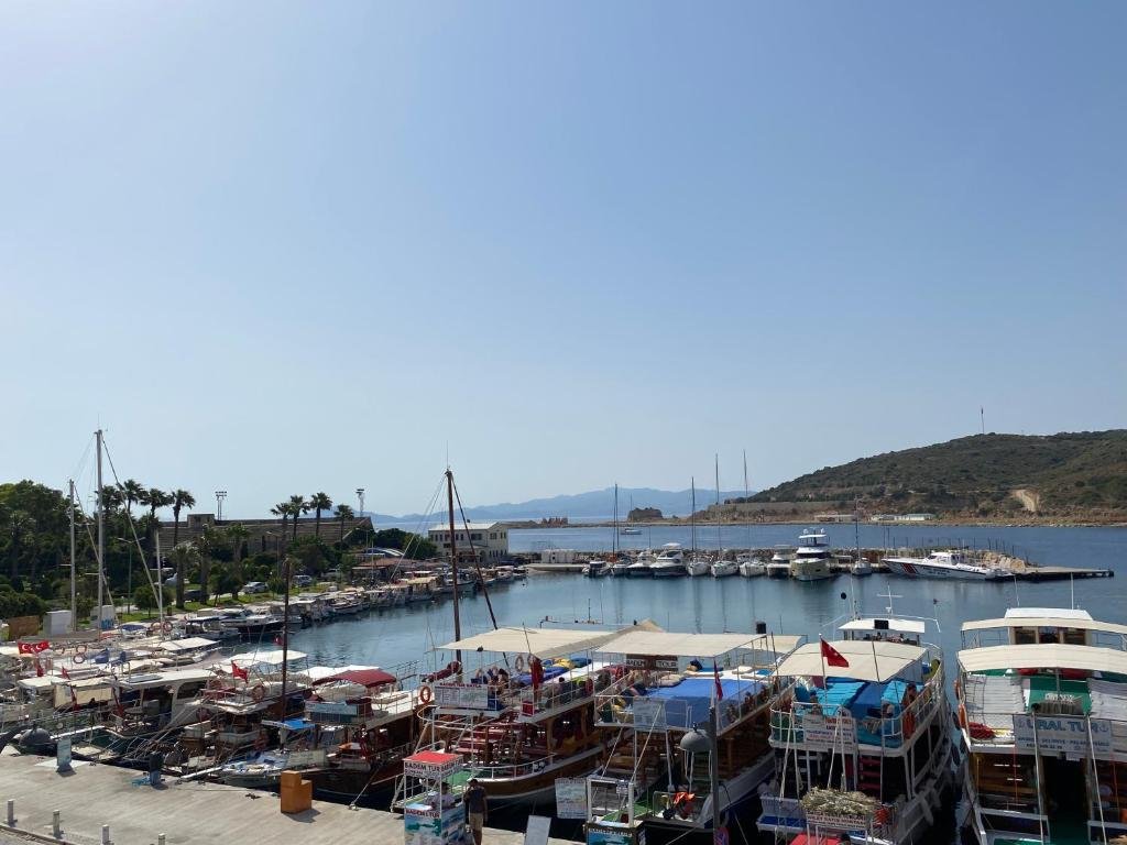 Datca Yat Limanı'Nda Denize Sıfır Genis Super Ev-1 — фото 3