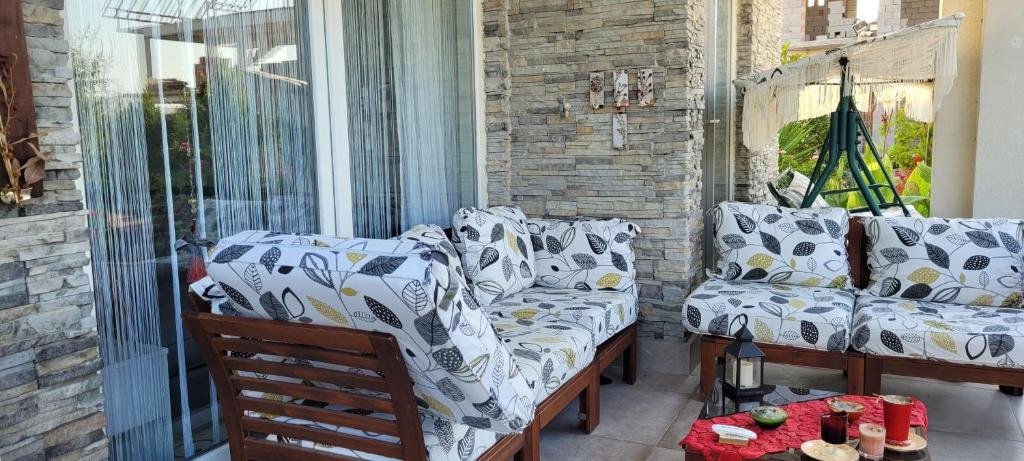 Белек: Architect's house with spacious veranda in Antalya, Belek