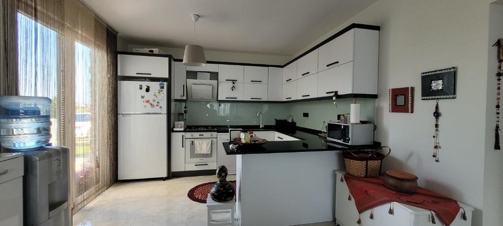 Белек: Architect's house with spacious veranda in Antalya, Belek