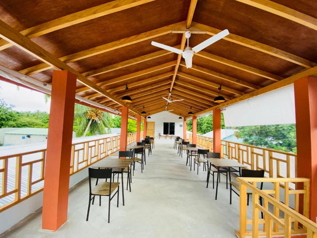 Атолл Алиф-Алиф: Thoddoo White Sand Inn