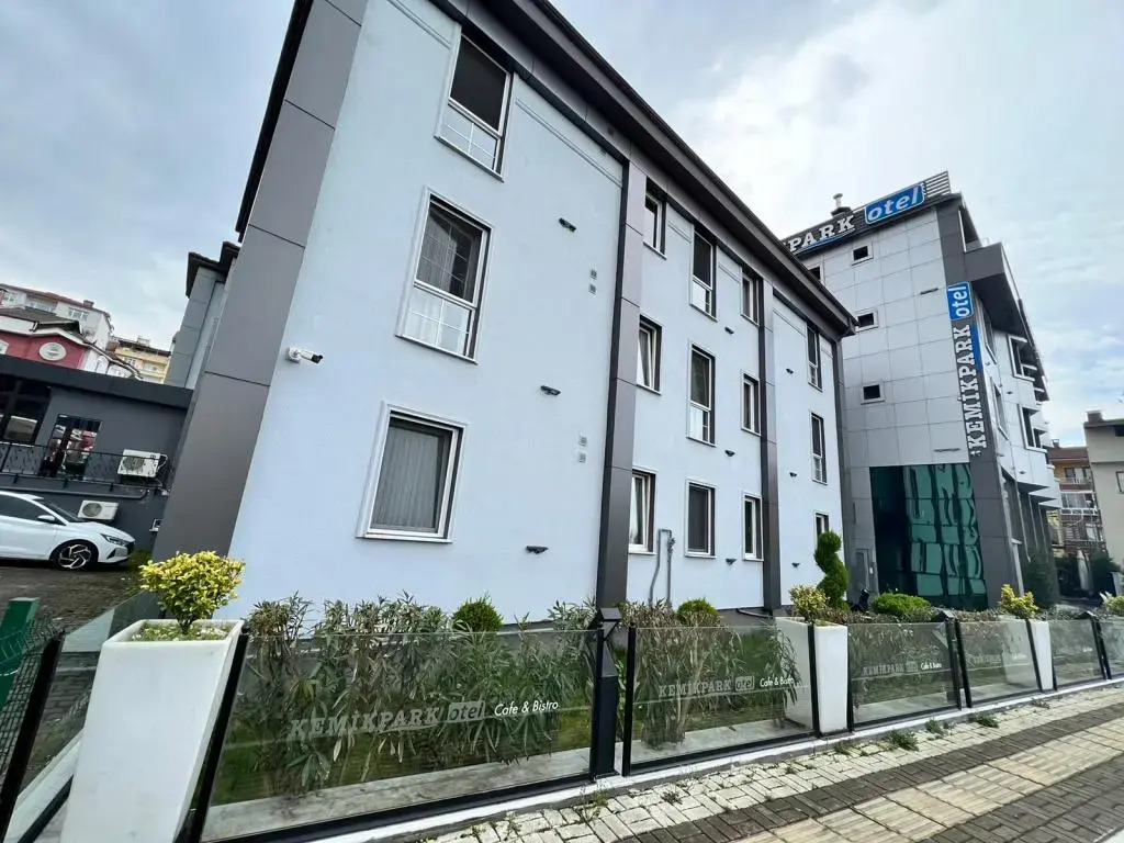 Бартын: Kemik Park Otel