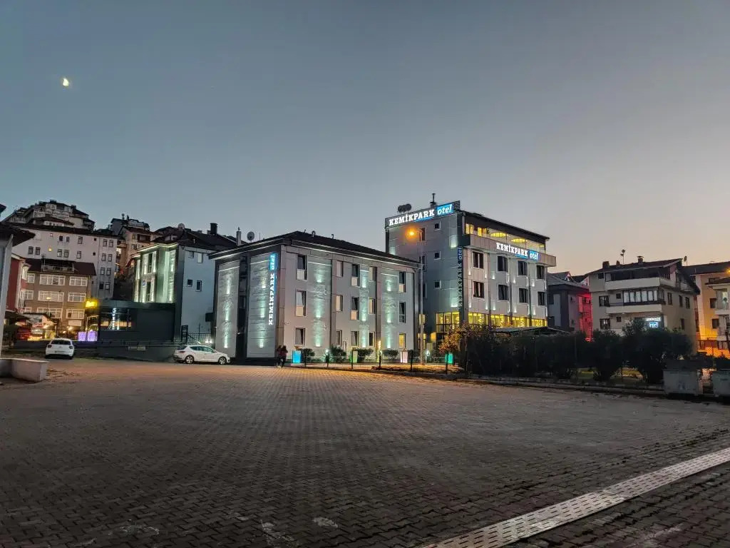 Бартын: Kemik Park Otel