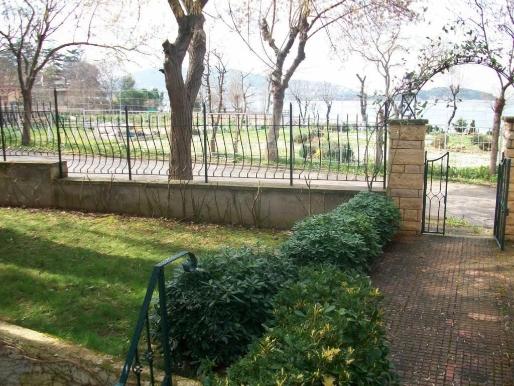 Хейбелиада: Garden flat in Prince islands, Heybeliada