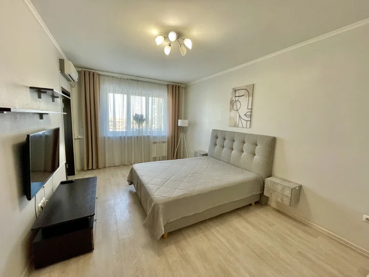 Красноярск: Апартаменты Авиаторов 23