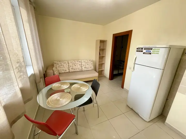 Красноярск: Апартаменты Авиаторов 33