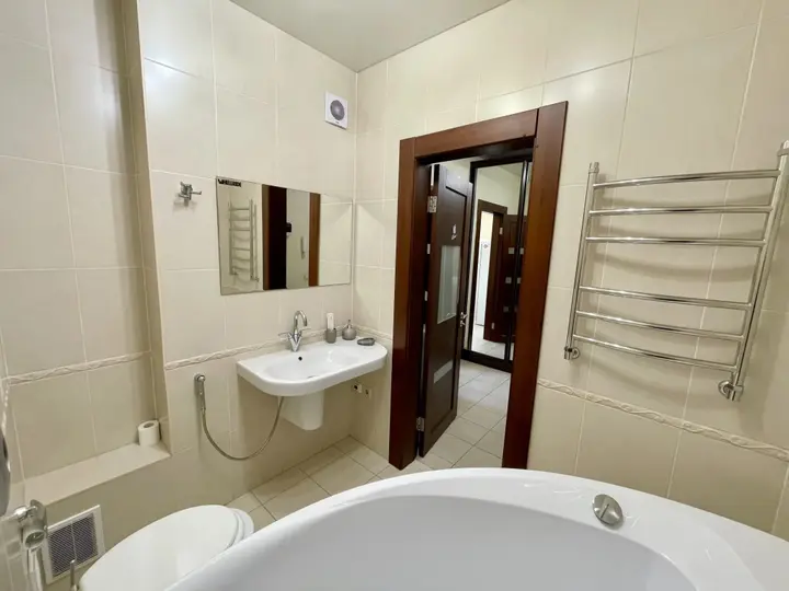 Красноярск: Апартаменты Авиаторов 33