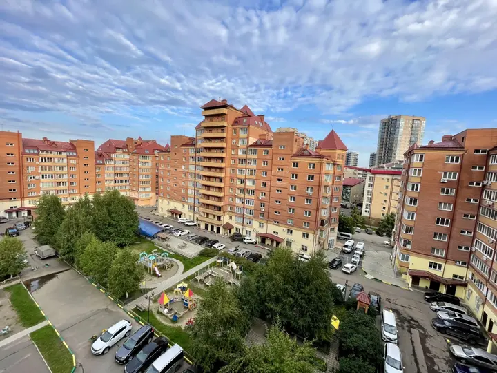 Красноярск: Апартаменты Авиаторов 33