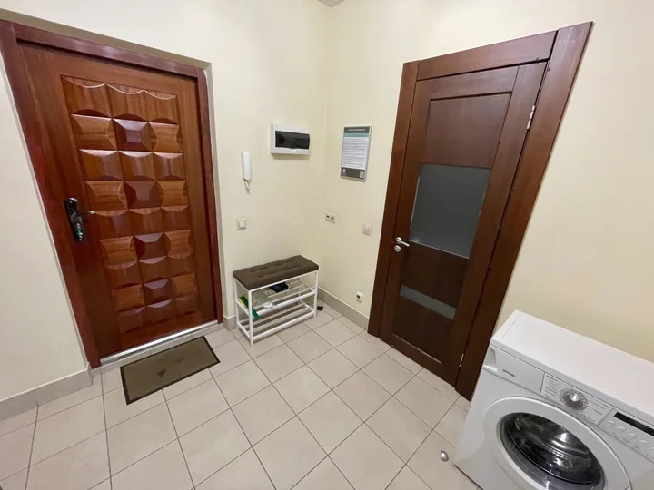 Красноярск: Апартаменты Авиаторов 33