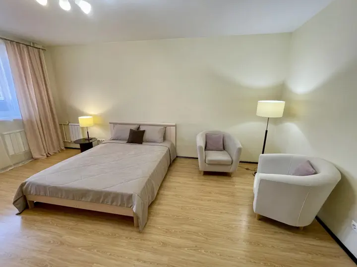 Красноярск: Апартаменты Авиаторов 33