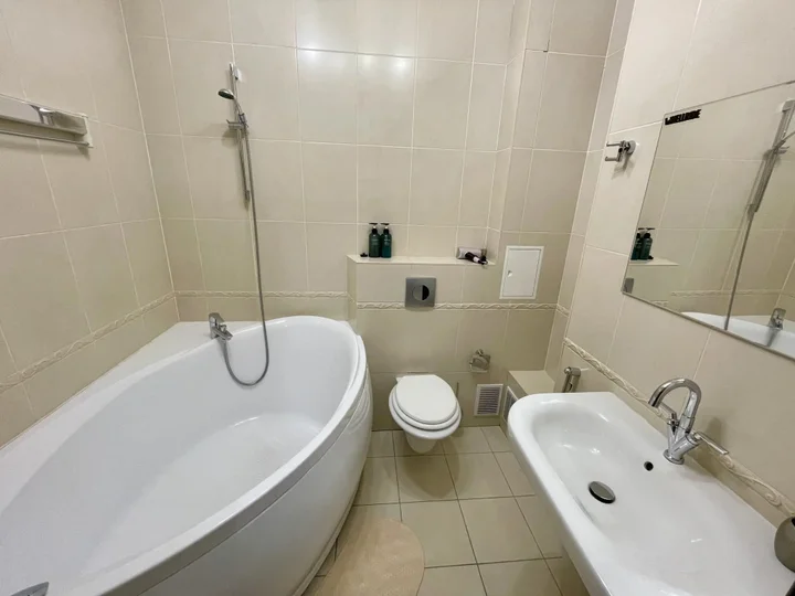 Красноярск: Апартаменты Авиаторов 33