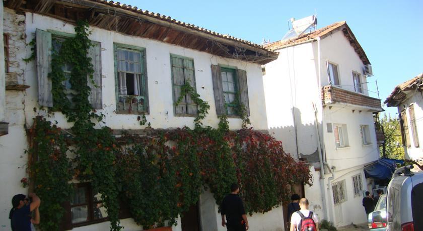 Шириндже: Thera House